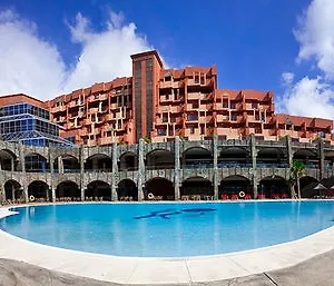 4* Hotel World